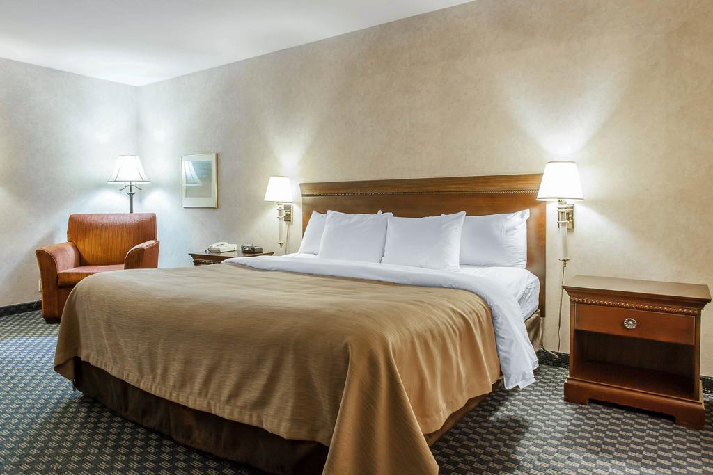 Comfort Inn & Suites Sea-Tac Airport Ситак Экстерьер фото