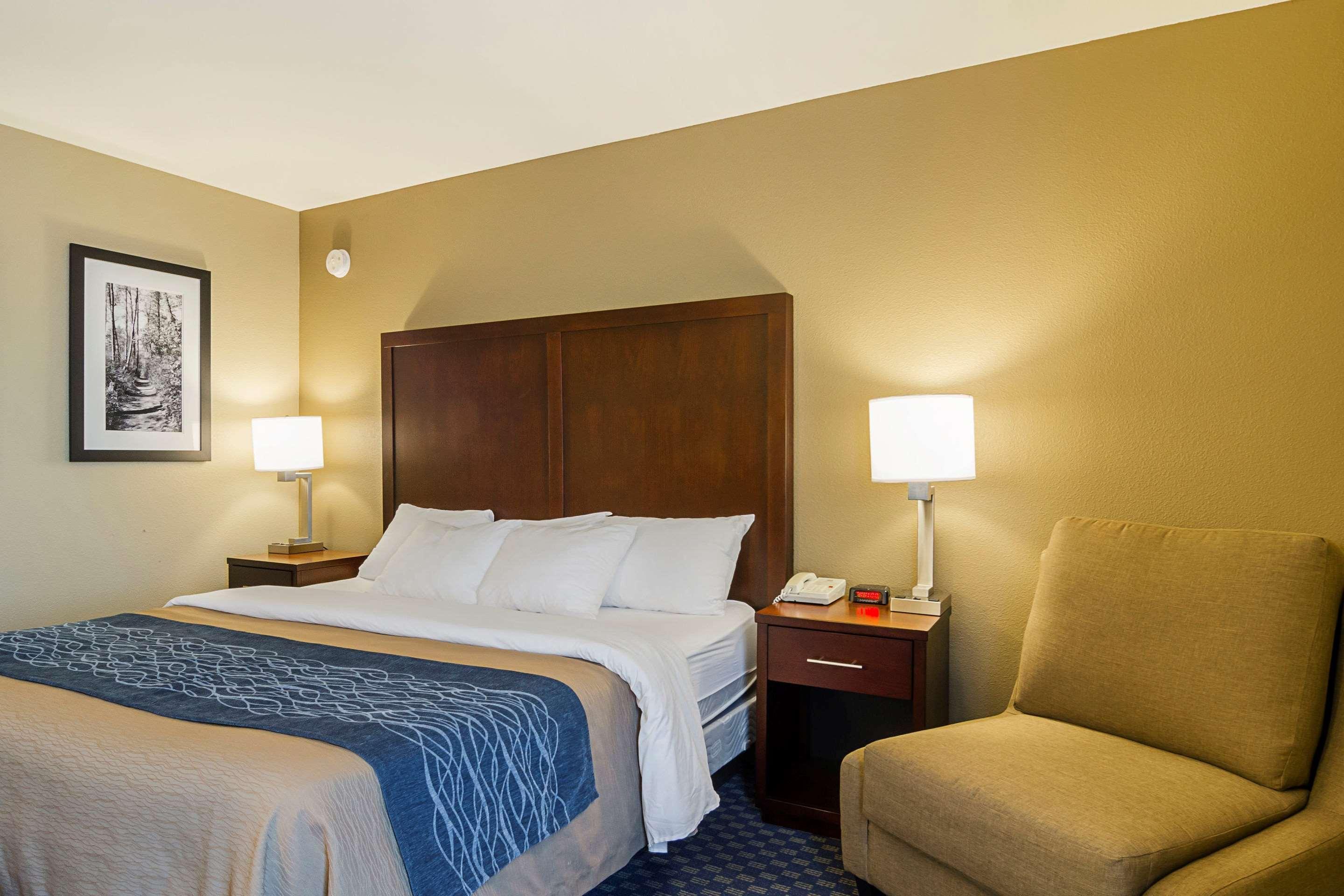Comfort Inn & Suites Sea-Tac Airport Ситак Экстерьер фото